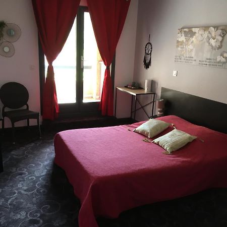 Residence Le Grand Virage Pont-de-Labeaume Bagian luar foto