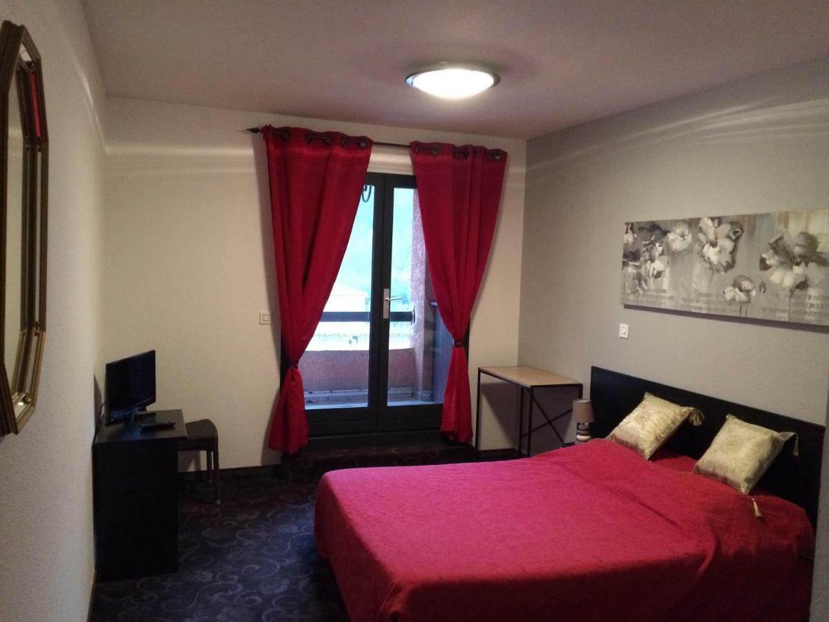 Residence Le Grand Virage Pont-de-Labeaume Bagian luar foto